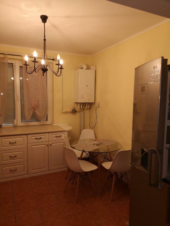 Chic Apartment Braila Exterior photo
